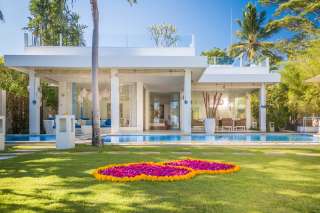 Luxury Two Bedroom Beachfront Villa